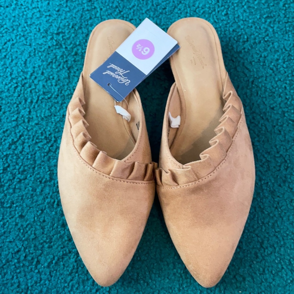 Universal Thread tan suede mules